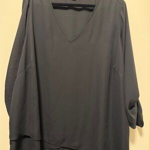 Zac & Rachel Black V-Neck Blouse‎